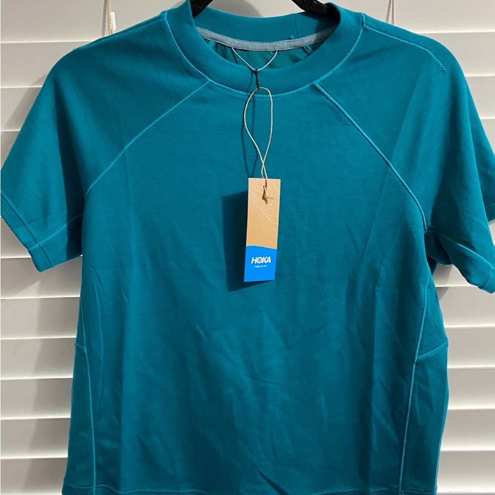 HOKA women’s top